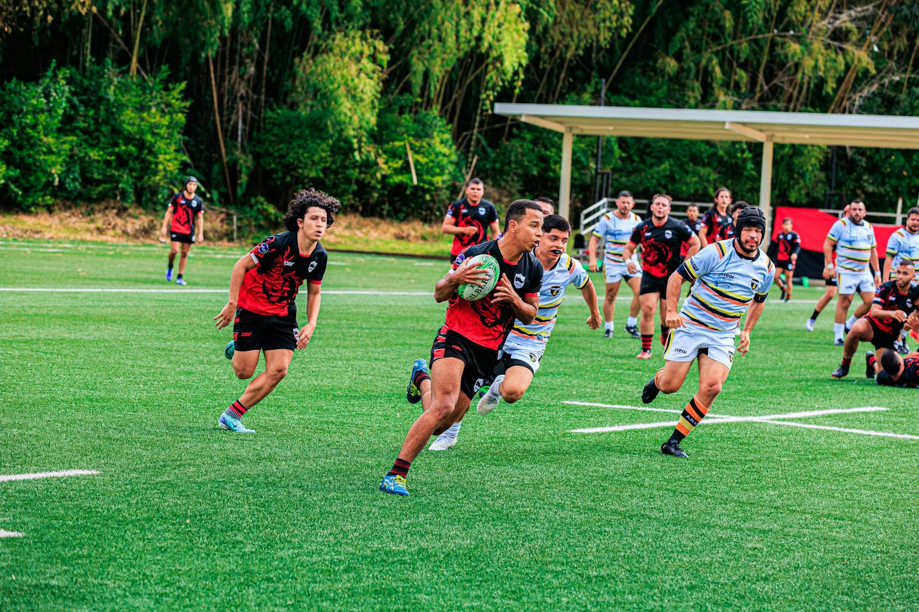 Kicking in Rugby: Rules & When to Kick